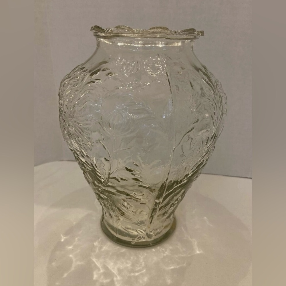 Vintage 1930's Tiffin Glass Company Chrysanthemum Clear Pressed Glass
Vase USA